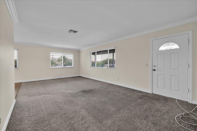Building Photo - 11074 Knobb Ave
