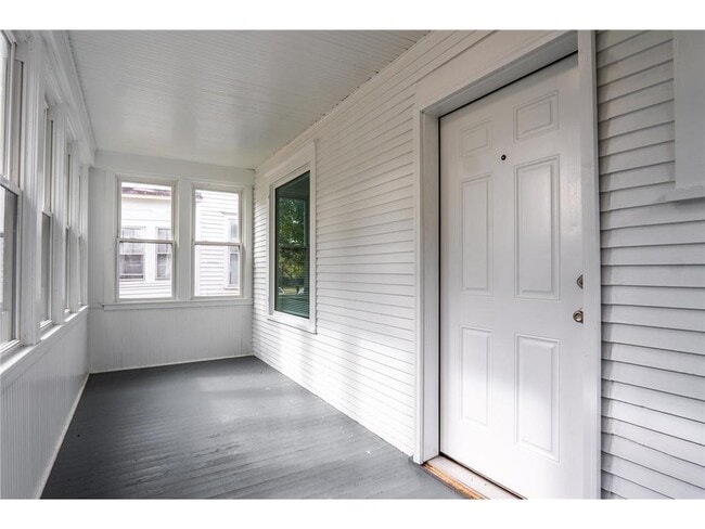 Building Photo - 1317 Reaney Ave E