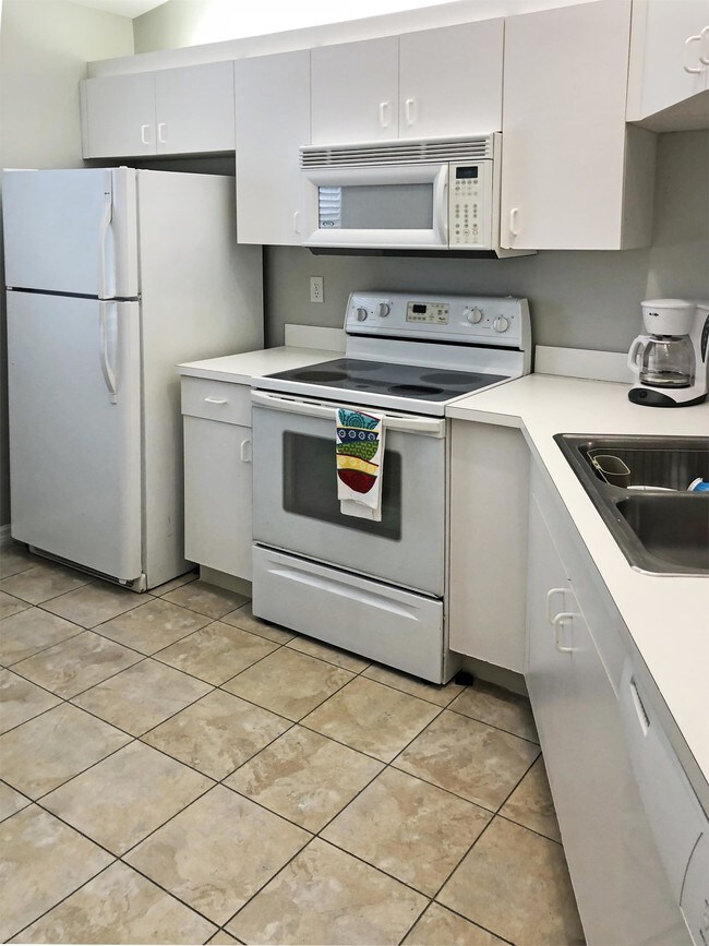 Building Photo - 12131 Summergate Cir