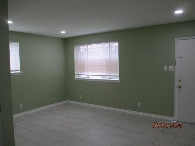 Building Photo - 1135 Jackson Ave