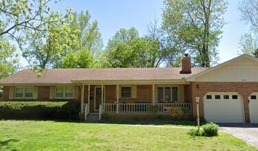 Building Photo - 2236 E Cambridge St