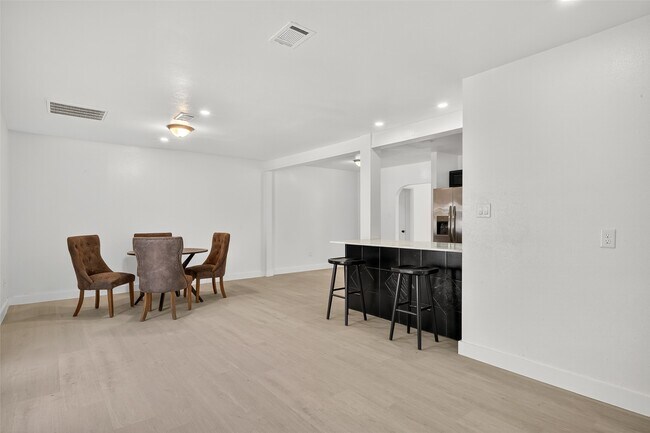 Foto del edificio - 501 Live Oak St