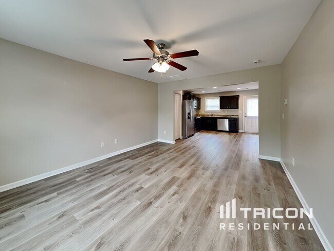 Foto del edificio - 104 Glazed Springs Ct