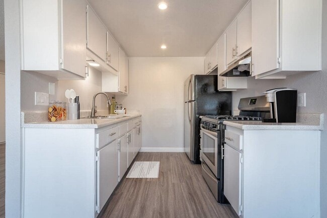 Building Photo - Ascot Park Apartments