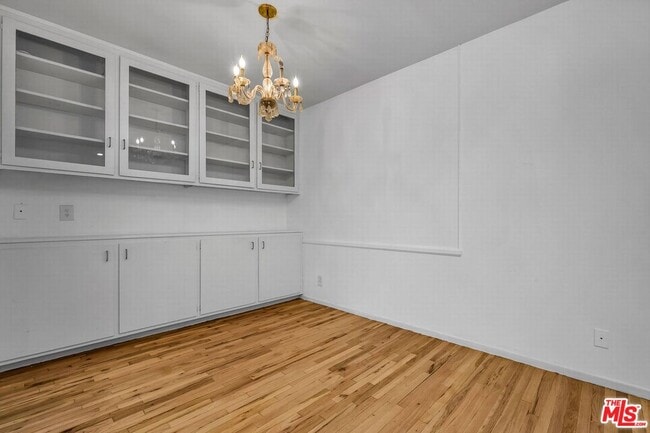 Foto del edificio - 149 S Hayworth Ave