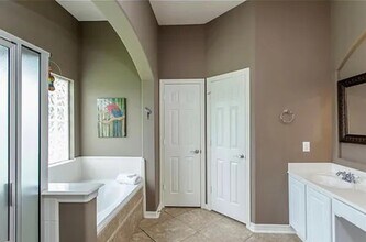 Building Photo - 9019 Morningstar Dr