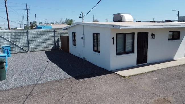 Building Photo - 221 E Tonto St