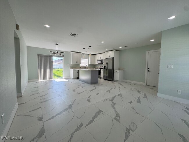 Foto del edificio - 1127 Lovely Ln