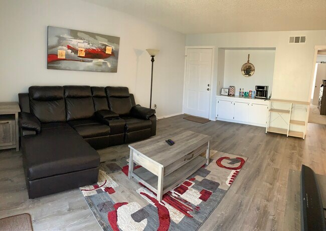 Foto del edificio - 816 Cardinal Creek Blvd
