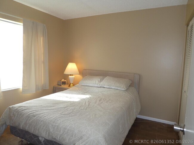 Foto del edificio - 7209 Golf Colony Ct