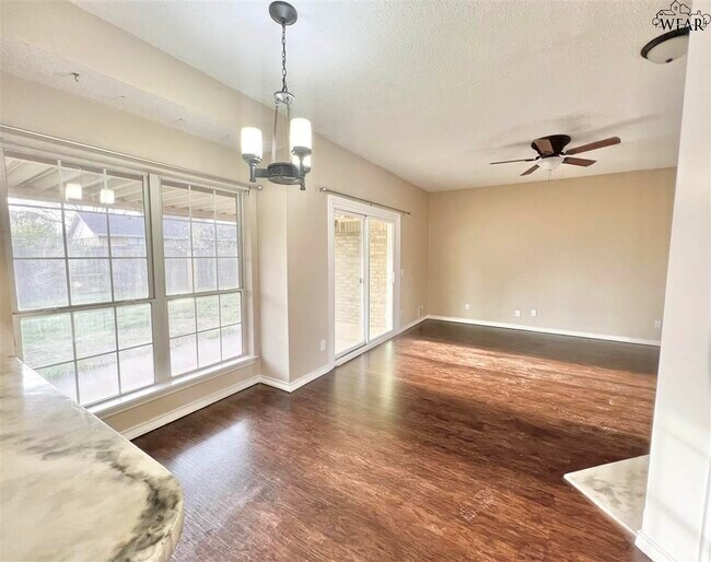 Foto del edificio - 5215 Northview Dr