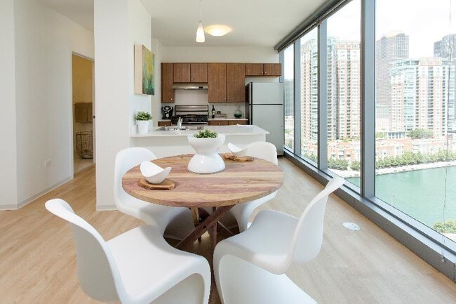 Foto del edificio - 355 W Wacker Dr