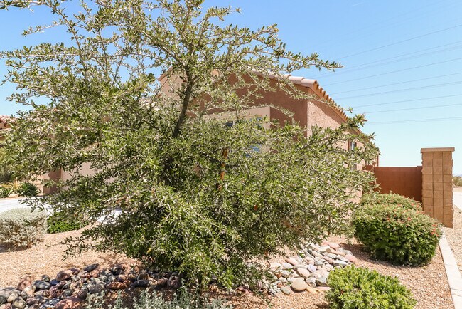 Foto del edificio - 23775 W Magnolia Dr