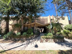 Building Photo - 5167 Yarmouth Ave