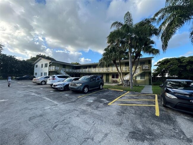 Building Photo - 6601 SW 46th St