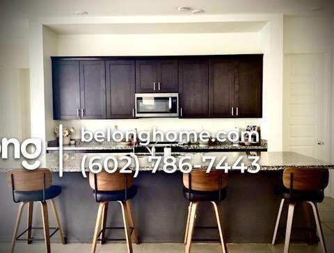 Foto del edificio - 221 E Balsam Dr
