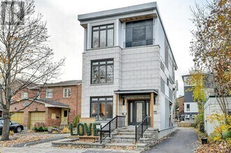 Building Photo - 10 Chestnut St