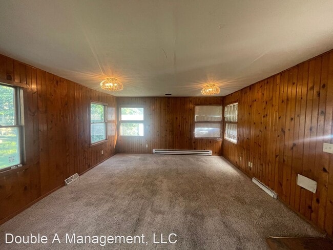 Building Photo - 4 br, 1 bath House - 1906 E. 4th St.
