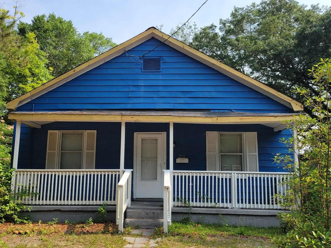 Primary Photo - Downtown Wilmington - Bungalow Style - 2BD...