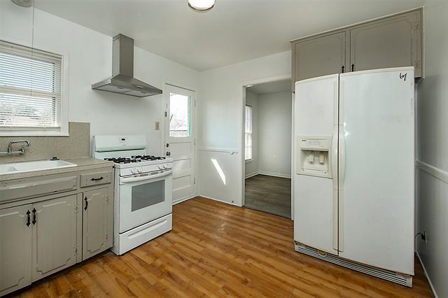 Building Photo - 1925 Hilltop Dr