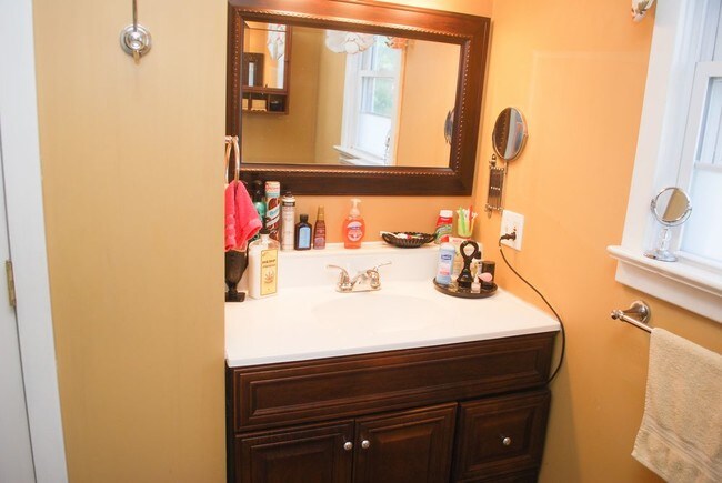 Building Photo - Lease/Purchase