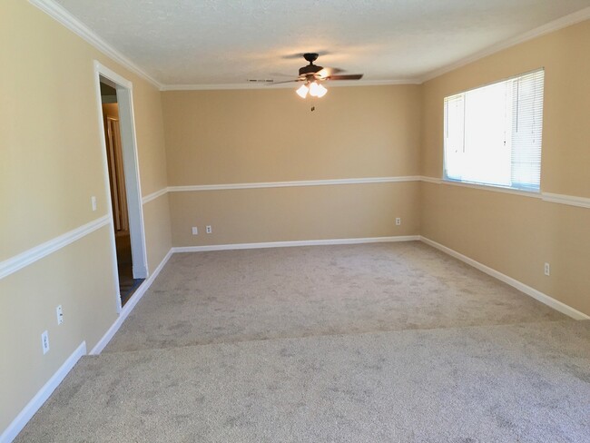 Foto del edificio - Ashlan & Fowler 3 Bedroom - Griffith Ave.