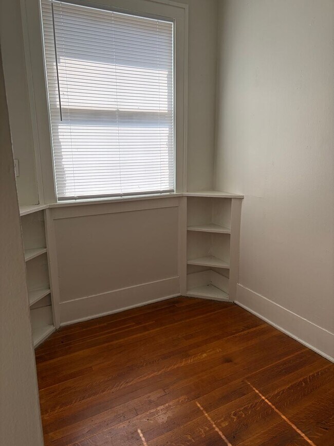 Foto del edificio - South Highlands 1BR/1BA