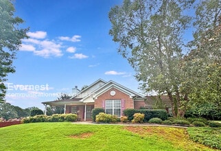 Building Photo - 552 Drake Cir