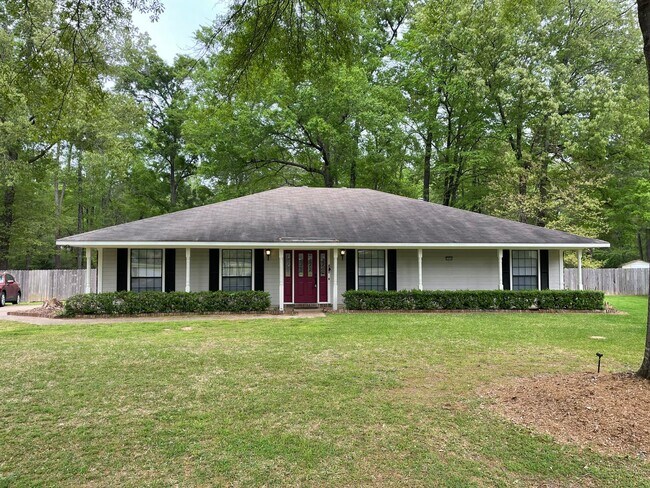 Building Photo - Beautiful 3 Bedroom Shreveport Home