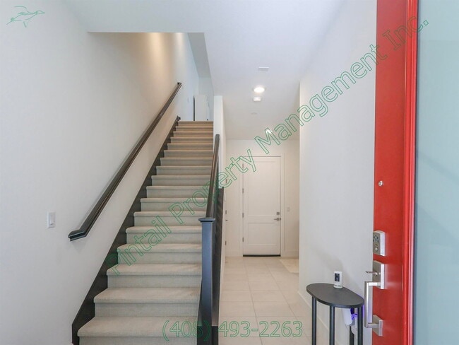 Building Photo - 1107 Artemisia Ter