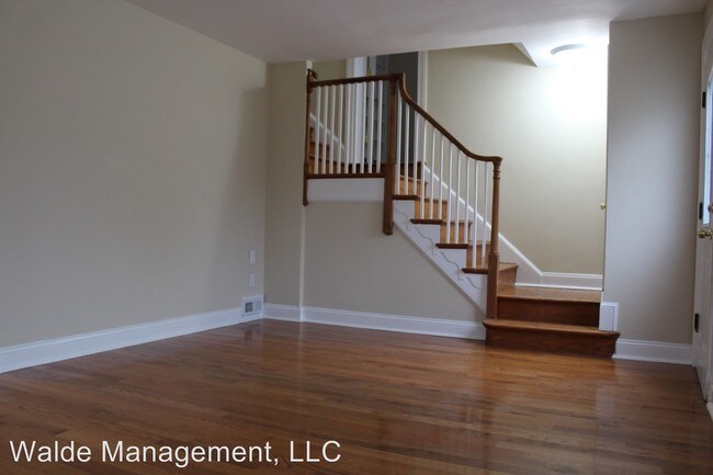 Building Photo - 3 br, 2 bath House - 4602 Sleaford Road