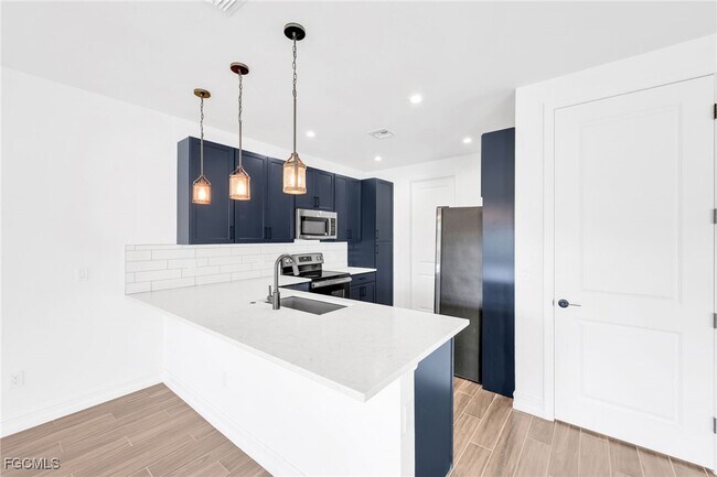 Foto del edificio - 7584 Carnegie Way