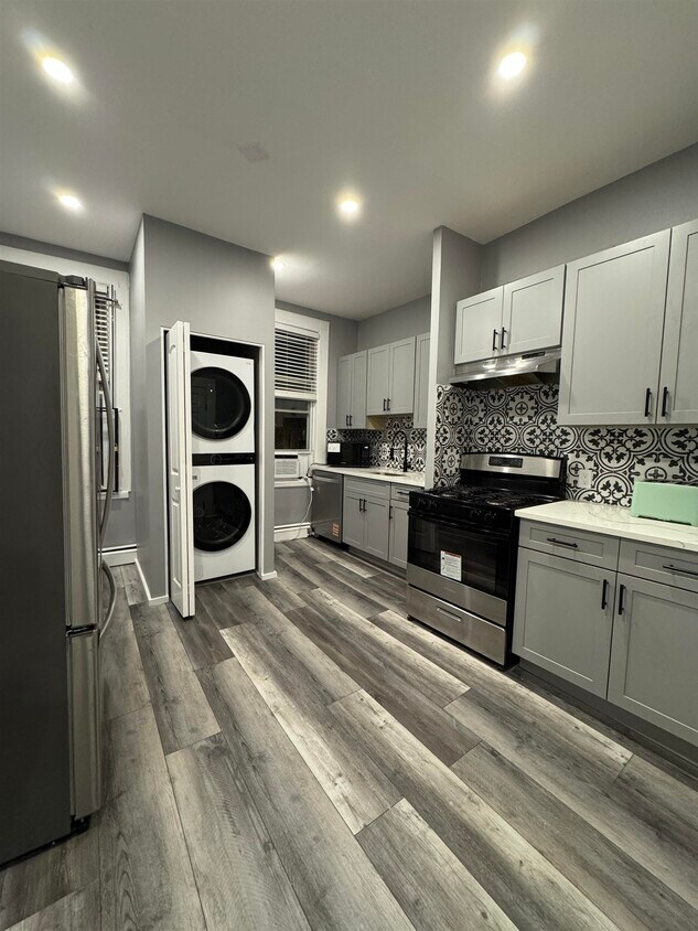 Foto principal - 1172 Summit Ave