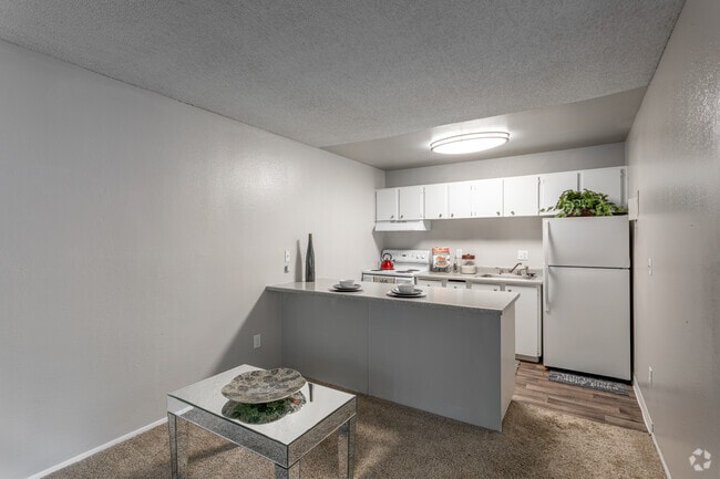 Studio - 450 SF - Kendall Ridge