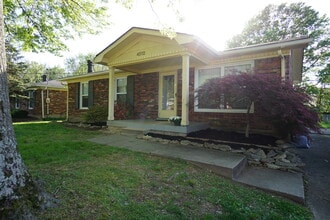 Building Photo - 4512 Sunflower Ave