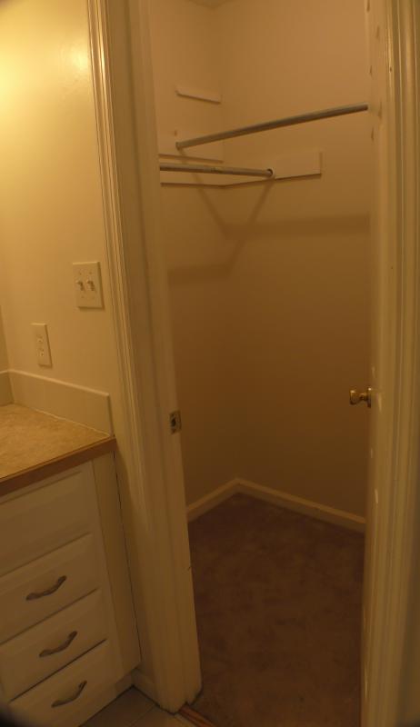 Building Photo - 6472 River Park Dr