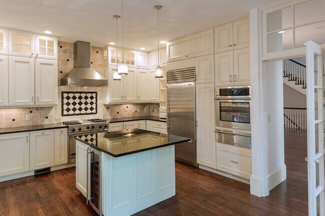 Foto del edificio - 56 Kirkland St