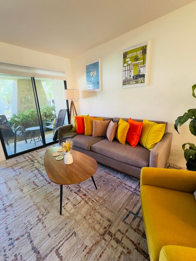 Building Photo - 2801 Los Felices Cir E