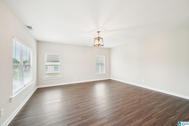 Building Photo - 460 Troubadour Ln