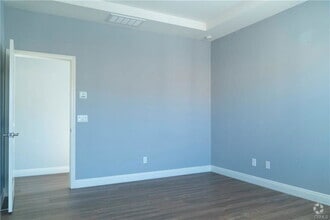 Building Photo - 37 Larkfield