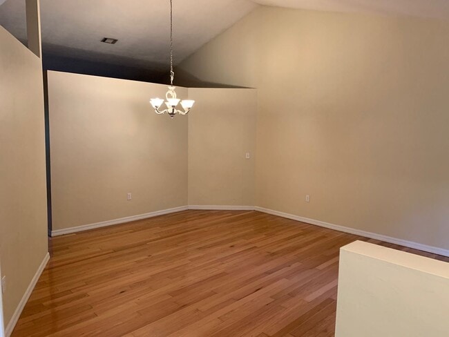 Building Photo - Sutherland Crossing