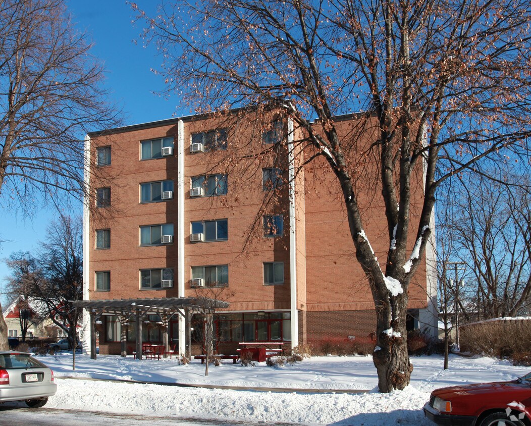 Edificio - 3205 E 37th St