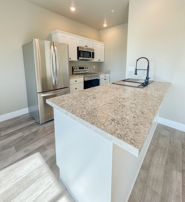 Building Photo - Pet Friendly 2 bed/ 2 bath unit at Soldier...