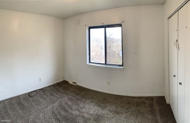 Building Photo - 2 br, 1 bath Townhome - 117 Peony St SW
