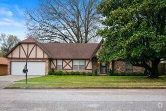 Building Photo - 2031 Cranberry Dr