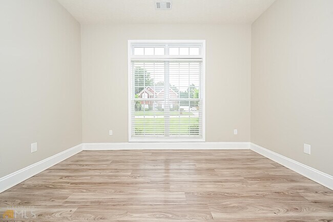 Foto del edificio - 325 Arbor Ridge Pkwy