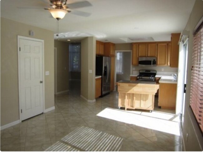 Foto del edificio - 2886 Valcourt Way