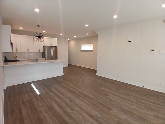 Foto del edificio - 4608 S Indiana Ave