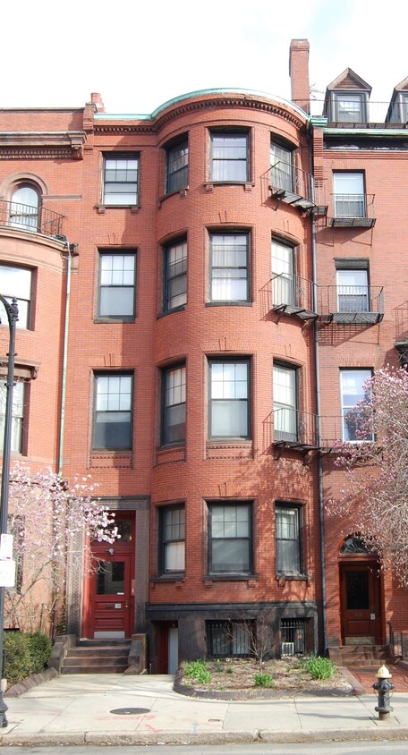 Foto principal - 464 Beacon St