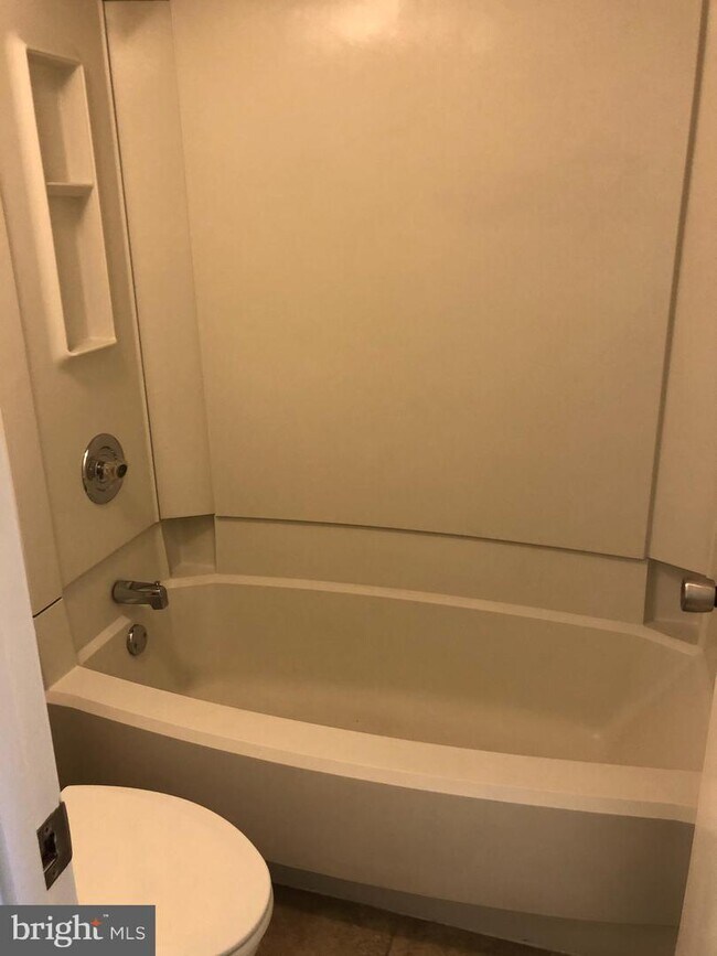 Foto del edificio - 5904 Mt Eagle Dr